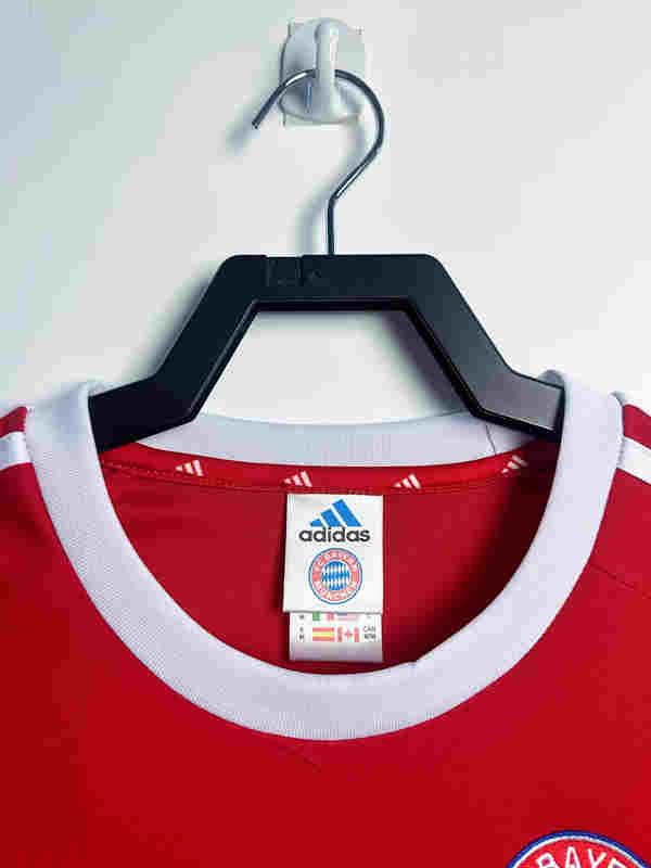 Retro Version 01-02 Bayern München Home Red Thailand Soccer Jersey AAA-811