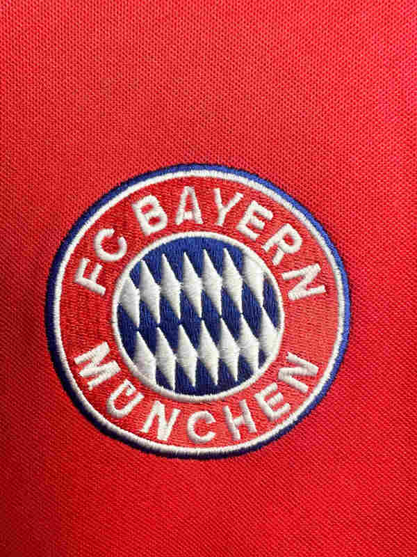Retro Version 01-02 Bayern München Home Red Thailand Soccer Jersey AAA-811