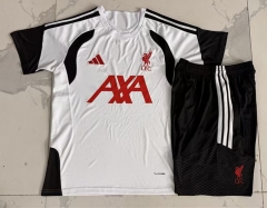 26-27 Liverpool White Thailand Short-sleeved Soccer Tracksuit-815 26-27 Liverpool White Thailand Short-sleeved Soccer Tracksuit-815